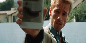 Kafa Karışıklığına Yol Açarken Beynimizi Gıdıklayan 10 Film