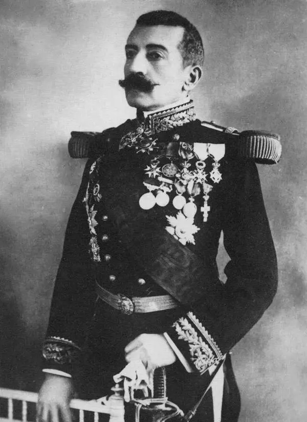 loti3. Deniz subayı bir gezgin