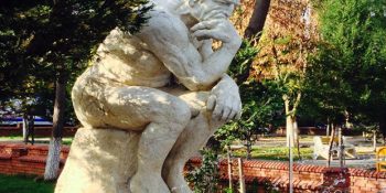 Düşünmeyi Sevmeyenlerin Ülkesindeki Düşünen Adam Heykeli ve İki Heykeltraşın İlginç Öyküsü