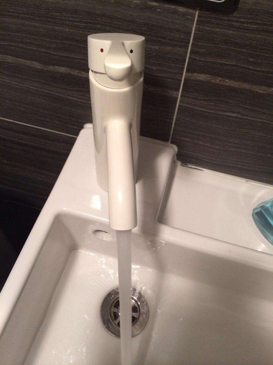 this-peeing-faucet-photo-u1