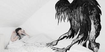 Uyku Bozukluğuna Sahip Bünyeleri Yastıktan Kaldıracak 5 Pörtlek Gözlü An