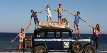 1928 Model Bir Arabayla Tam 16 Yıldır Dünyayı Gezen Ailenin Türkiye’den de Geçen Hikayesi