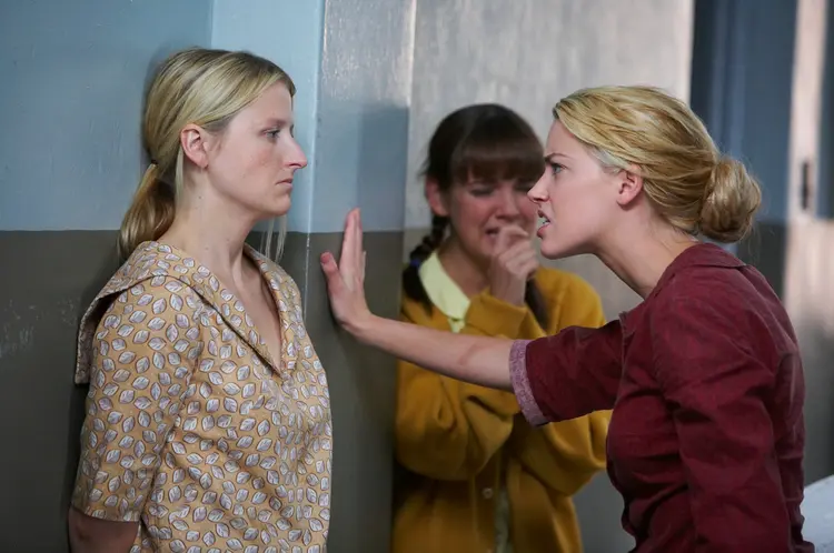 The Ward Akıl Hastanesi Filmleri FikriSinema