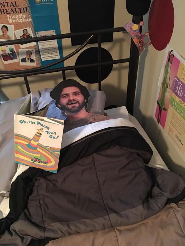 funny-cardboard-cutout-family-photos-dalton-ross-10