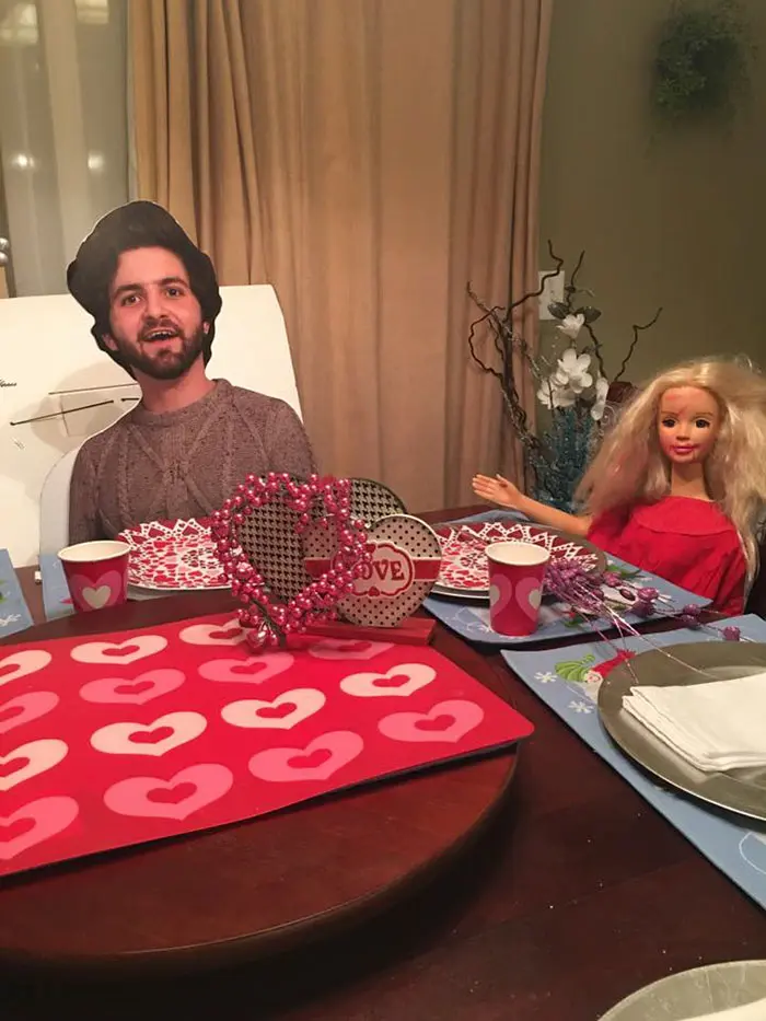 funny-cardboard-cutout-family-photos-dalton-ross-2