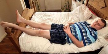 Uzun Boylu İnsanlara Hayatın Gerçekten Dar Olduğunu Kanıtlayan 12 Zorlu Koşul