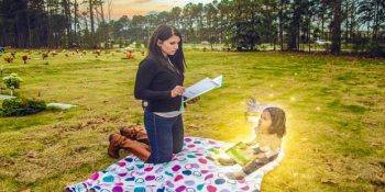 Kızı Ölmeden 1 Ay Önce Birlikte Mezarlık Resimlerini Photoshoplatan Katil Zanlısı Anne