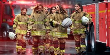 İzmir’in Gerçek Birer Alev Kapanı Olan İtfaiyeci Kızları