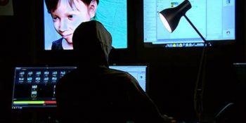 9 Korkutucu Detayla Facebook’ta Oynanan Oyunda Bir Çocuğa Yapılan Tacizin Resmi