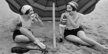 1920’lerde Kadınların Zarafet Abidesi Olduğunu Kanıtlayan 15 Nostaljik Fotoğraf