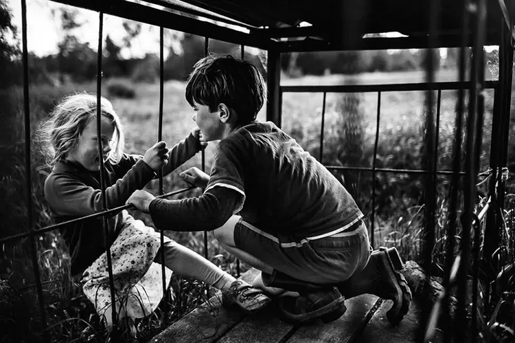 raw-childhood-without-electronic-devices-niki-boon-new-zealand-3