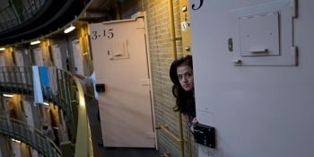 8 Umutlu Fotoğrafla Hollanda’da Mültecilerin Yuvası Haline Gelen Boş Hapishaneler