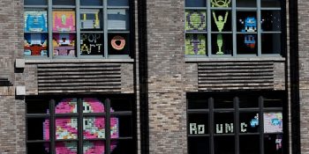 11 Yaratıcı Hamleyle İki Ofis Binası Arasında Geçen Post-it Savaşı