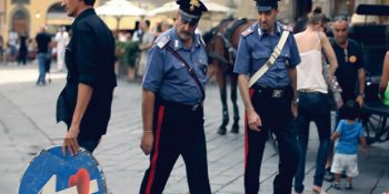 9 Maddede Umumi Alanları Aktif Olarak Geri Alan Sokak Sanatçısı Clet