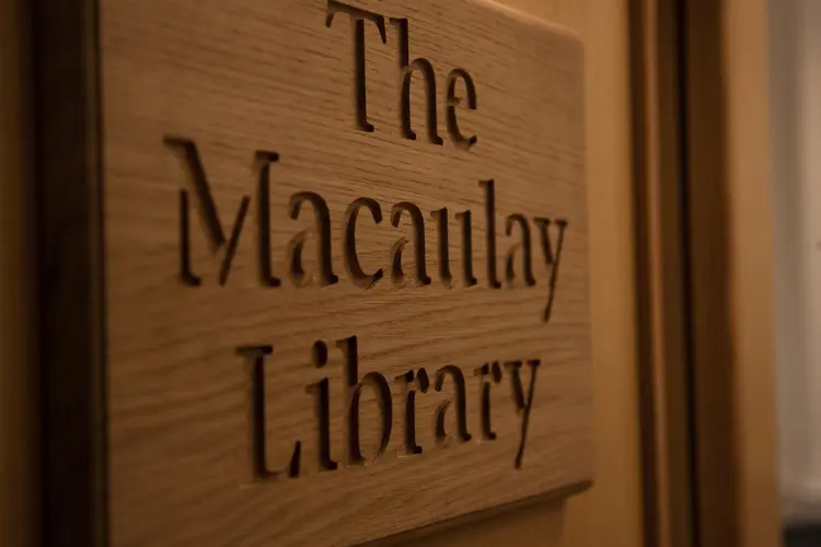 1.macaulay.kutuphanesi.listelist
