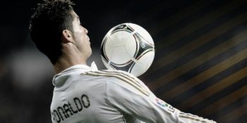 Ünlü Futbolculardan Asla Beklemeyeceğiniz 14 Fantastik Totem Geleneği