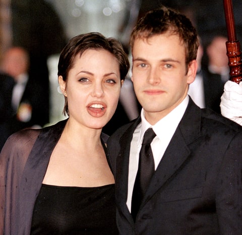 Angelina Jolie ve Jonny Lee Miller