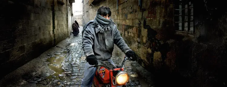 Motorsikletli genç