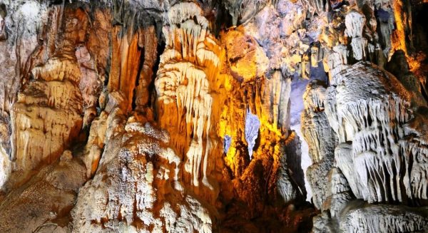 mencilis-mağarası