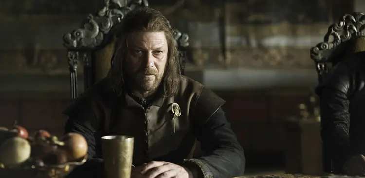 ned-stark-yemekte