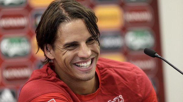 Switzerland's soccer team goalkeeper Yann Sommer smiles during a news conference in Vilnius, Lithuania, June 13, 2015. Switzerland will play a Euro 2016 qualification match against Lithuania in Vilnius on Sunday. REUTERS/Ints Kalnins