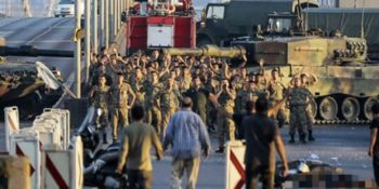 15 Temmuz Askeri Darbe Girişimini Daha İyi Anlamak İçin Okunması Gereken 12 Köşe Yazısı