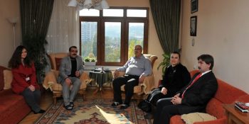 Bayram Ziyaretlerinde Sıkıntıdan Ölmemek İçin Ortaya Atabileceğiniz 7 Konu Başlığı