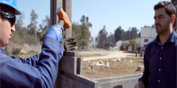 Evsizler İçin Çevreci Çözüm: Çöpe Atılan Plastiklerden Ev Yapan Conceptos Plasticos Projesi