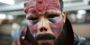 Kızıl Kuru Kafa Olabilmek İçin İnsanlıktan Çıkan Henry Damon’un Hikayesi