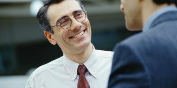 Başarılı İnsanların Yeni Biriyle Tanışırken Uyguladıkları 9 Önemli Davranış