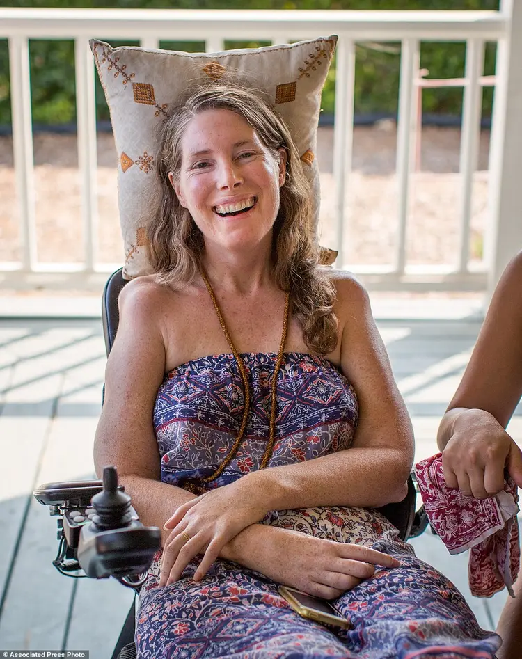 son parti betsy davis