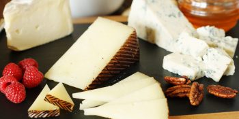 Peynir Sevmeyen İnsanların Asla Anlayamayacağı İçinde Peynir Olan 15 Şey