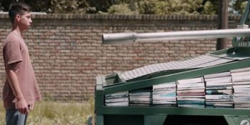 Kitle Eğitim Silahı: Arjantinli Sanatçının Ücretsiz Kitap Dağıtmak İçin Yaptığı Tank Tasarımı