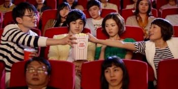 Sinemada Film İzlerken Cinlerinizi Tepenize Çıkaracak 11 Sinir Bozucu Tip