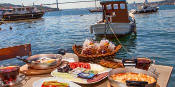 Hafta Sonu Tüm Yorgunluğunuzu Atmak İçin Gidebileceğiniz 10 Deniz Manzaralı Mekan