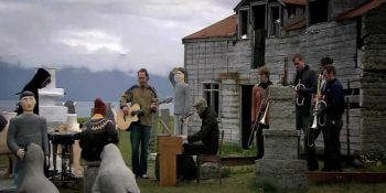 Melankolik Pazartesiler İçin İzlanda’nın Soğuk İkliminden Çıkma 13 Sıcacık Şarkı