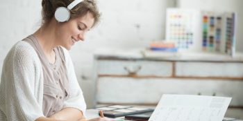 En Anlamlı Sözlere Sahip Şarkılardan Bile Daha Etkileyici, Çalışırken Dinlenesi 16 Enstrümantal Şarkı