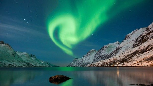 sky-nature-aurora-splendor-time-landscape-mountains-night-borealis-sea-clouds-snow-winter-wallpaper-high-quality-1920x1080-600x338