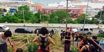 Bir Yandan Kafa Dinlerken Bir Yandan da İnsanları İzleyebileceğin 9 Sokakta Takılmalık Mekan