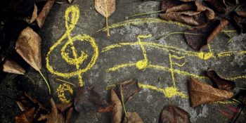 Sonbaharda Dinlediğinizde Etkisini İkiye Katlayan 24 Muhteşem Şarkı