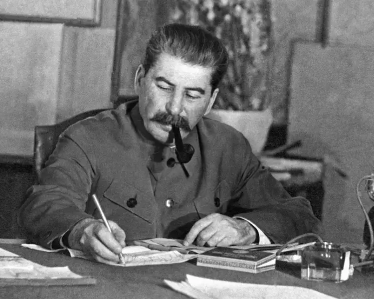 2-hitlerin-olumu