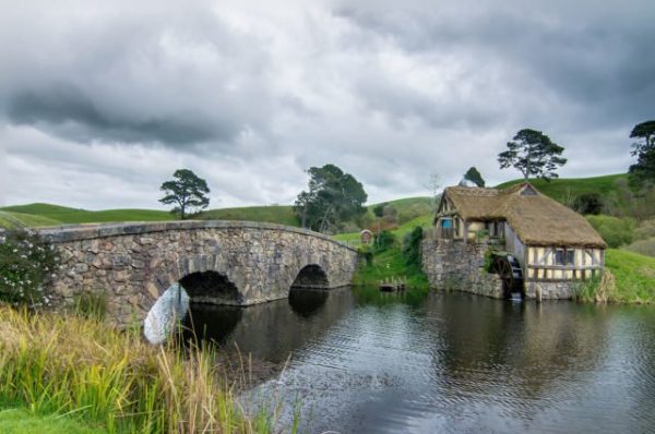 Hobbiton-mill-and-double-arched-bridge.-Photo-Credit-1-640x424