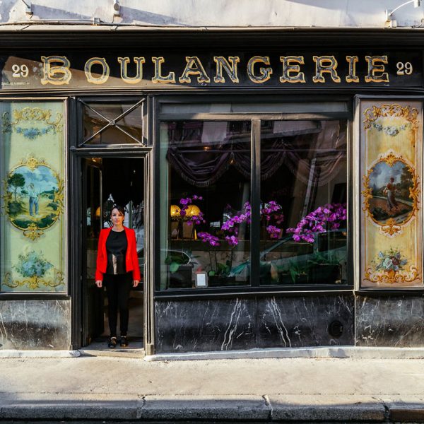 The-story-behind-these-iconic-parisian-storefronts-5809c9387d62f__880