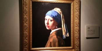 15 Maddede Hollandalı Ressam Vermeer ve Başyapıtı İnci Küpeli Kız’ın Öyküsü