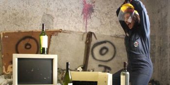 Tüm Hiddetinizi Özgürce Dışarı Vurup Rahatlamanızı Sağlayan Rüya Gibi Bir Yer: Öfke Odaları