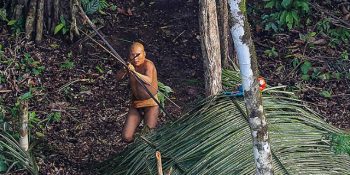 Uygarlıktan Uzak Amazon Kabilesinin Tesadüf Eseri Ortaya Çıkan İnanılmaz Fotoğrafları