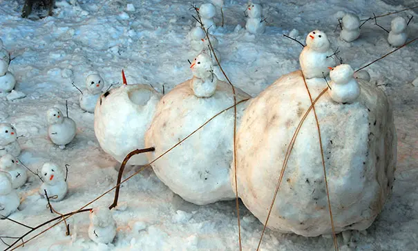 creative-snowman-ideas-59-5853f4e870cb3__605