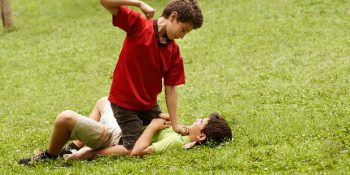 Kardeşiyle Hiç Anlaşamayan İnsanların Çok İyi Bildiği 14 Şey