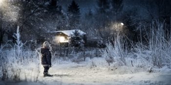 Çocukluk Hayalimizdeki Kış Mevsimini Birebir Yansıtarak Kalbimizi Isıtan Fotoğraf Serisi
