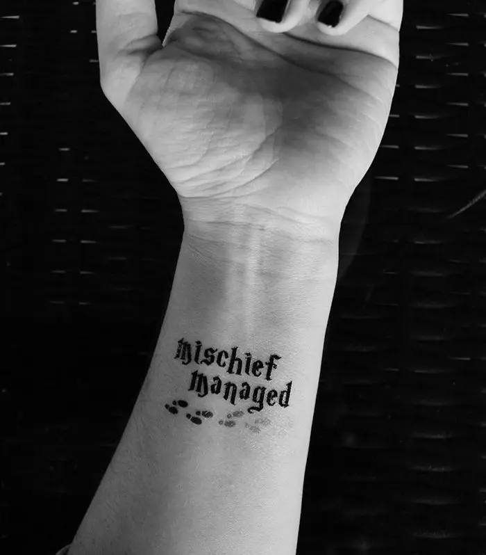 subtle-minimalist-harry-potter-tattoos-22-58528cb0356f4__700
